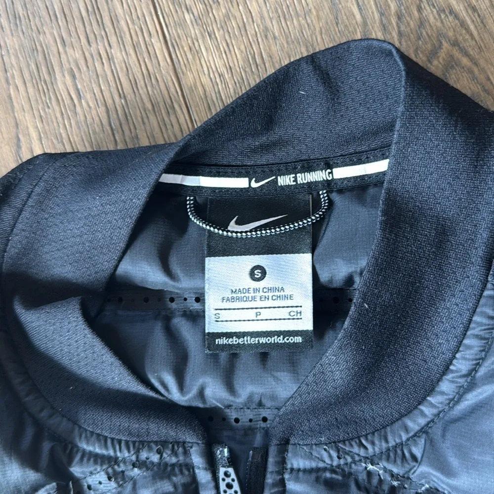 Nike Running aeroloft 800 down perforated vest  - black size small
